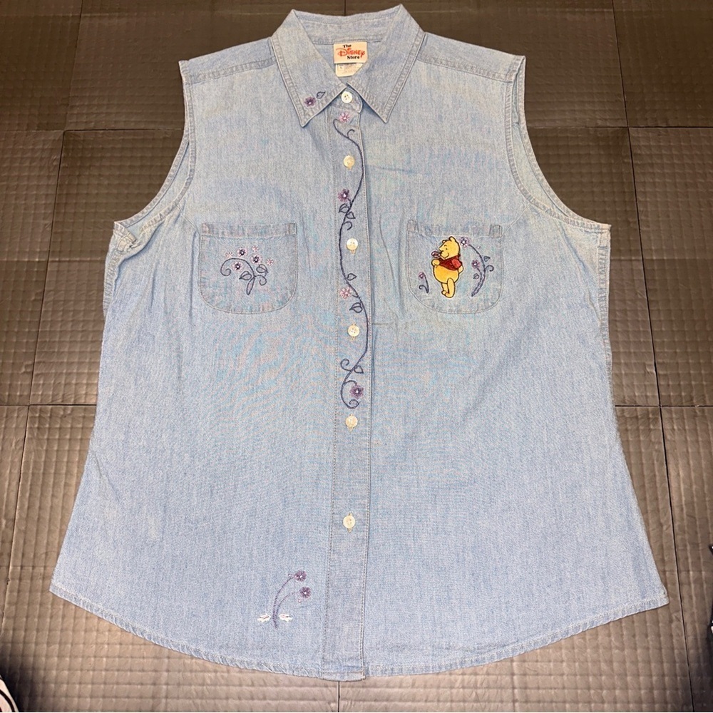 DISNEY STORE WOMENS BUTTON UP SLEEVELESS DENIM WINNIE THE POOH SHIRT SIZE LARGE